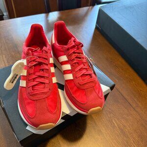 Adidas women’s Red Retro Run Size 8